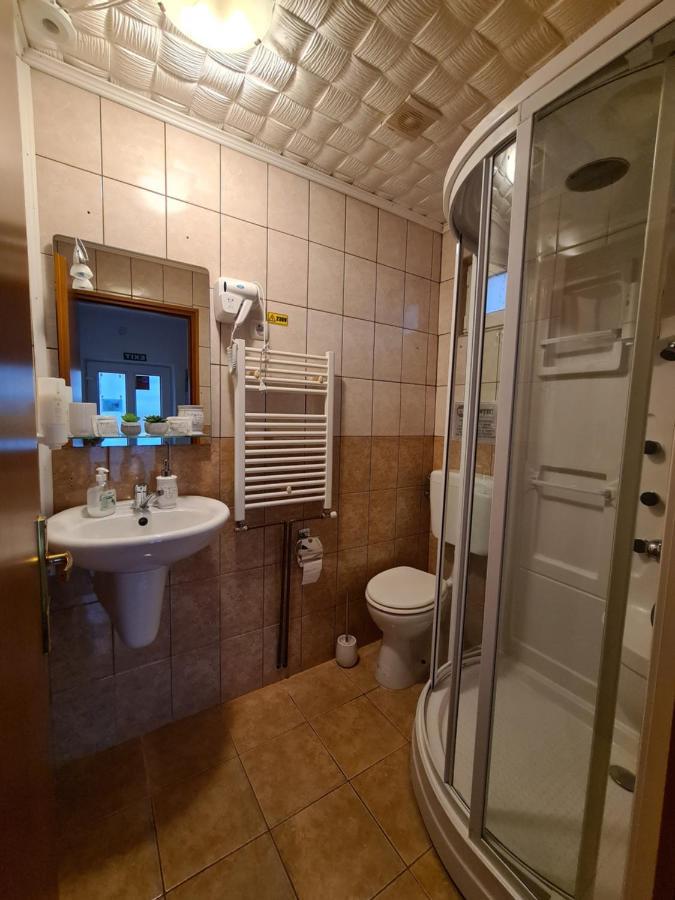 Casa Farcas Буштени Экстерьер фото