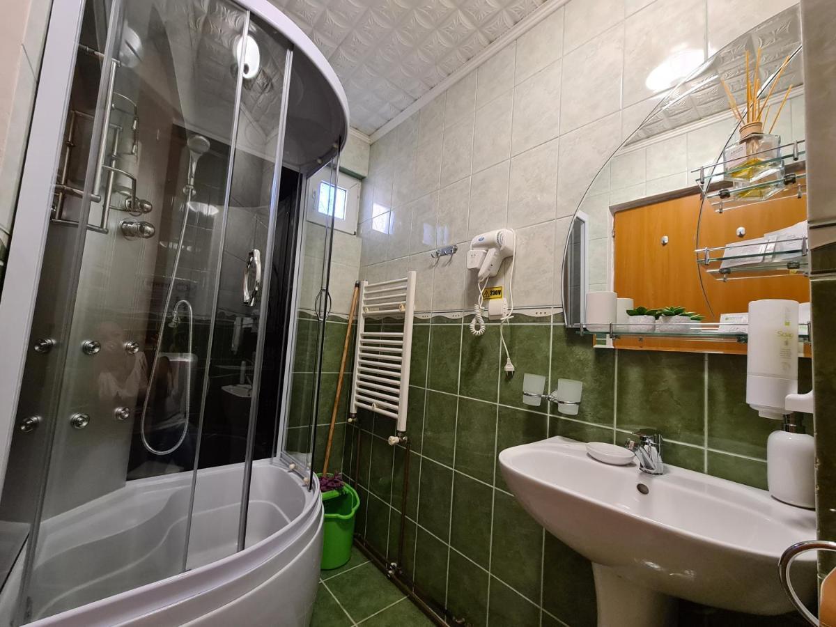 Casa Farcas Буштени Экстерьер фото